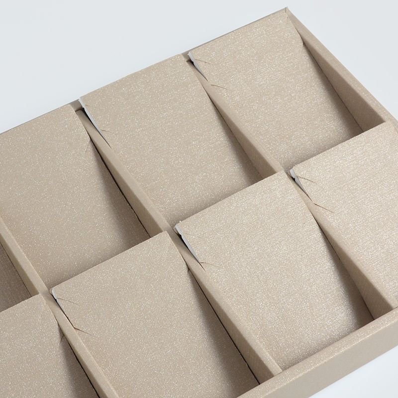 BANDEJA 8 ESPAÇOS COM TAG M